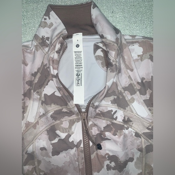 Lululemon NWT Define Cropped Jacket Nulu 6 Thawed Camo Warm Ash Grey Multi - Picture 3 of 14